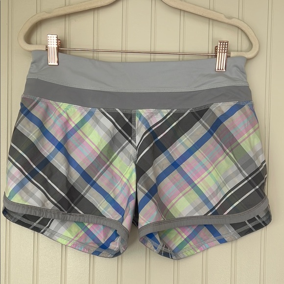 Lululemon run speed short in rad plaid - Picture 4 of 12